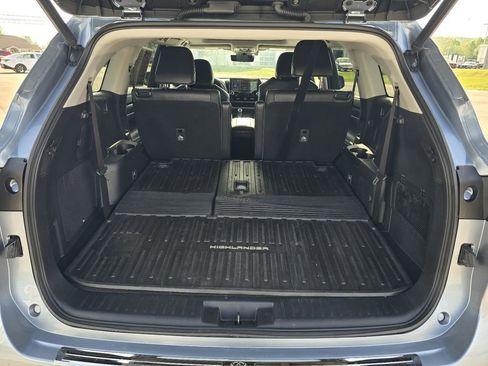 Used 2022 Toyota Highlander Platinum image 25