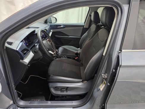 Used 2022 Volkswagen Taos SE AWD/4WD image 13
