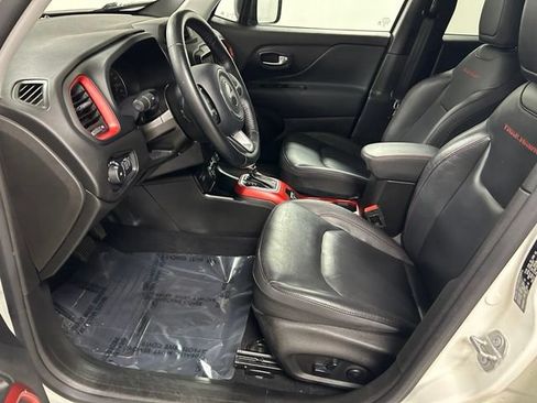 Used 2021 Jeep Renegade Trailhawk AWD/4WD image 12