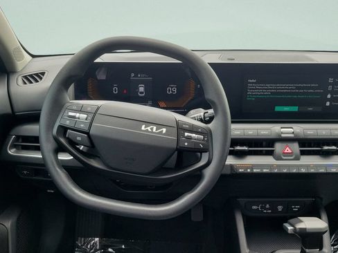 Used 2025 Kia K4 FWD image 25