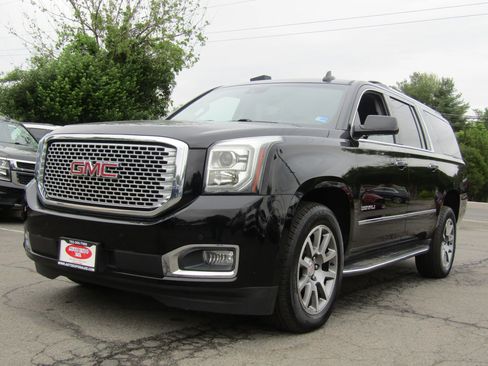 Used 2016 GMC Yukon XL Denali w/ Open Road Package AWD/4WD image 3