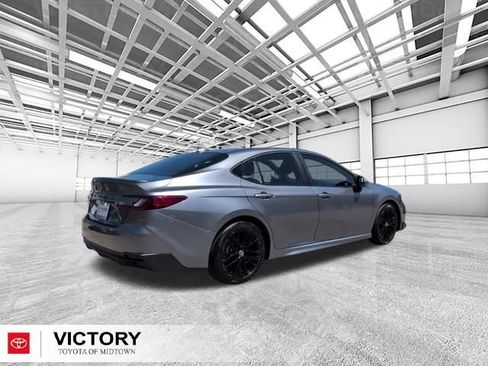 Used 2025 Toyota Camry SE FWD image 3