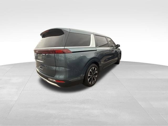 Used 2024 Kia Carnival EX FWD image 17