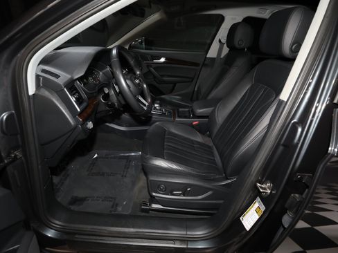 Used 2019 Audi Q5 2.0T Premium w/ Convenience Package AWD/4WD image 43
