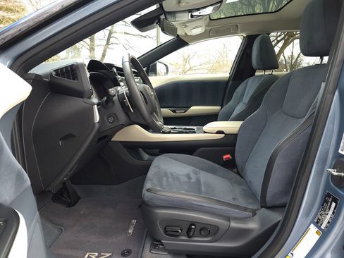 Used 2023 Lexus RZ 450e Premium w/ Accessory Package (Z1) image 11