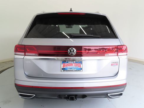 New 2025 Volkswagen Atlas SEL image 5