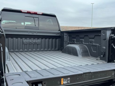New 2026 GMC Sierra 1500 AT4 w/ Technology Package AWD/4WD image 10