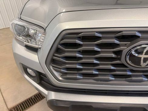 Certified 2023 Toyota Tacoma TRD Off-Road AWD/4WD image 4