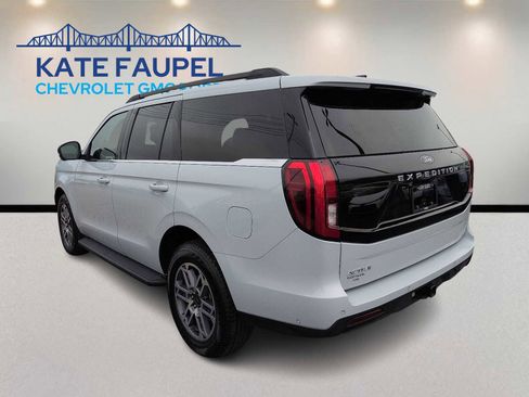 Used 2025 Ford Expedition Active image 5