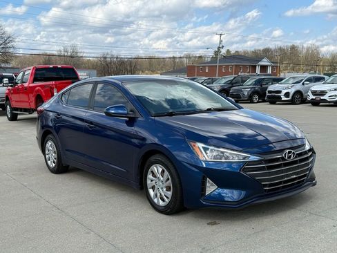 Used 2020 Hyundai Elantra SE image 17
