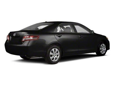 Used 2010 Toyota Camry XLE FWD image 2