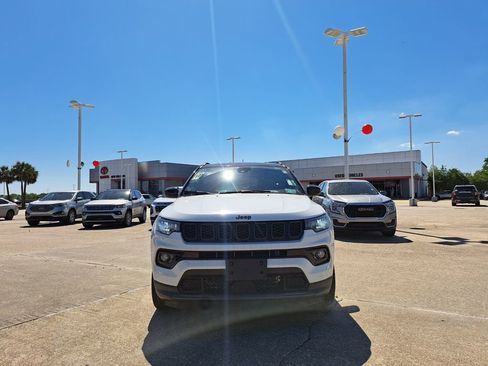 Used 2026 Jeep Compass Limited AWD/4WD image 2