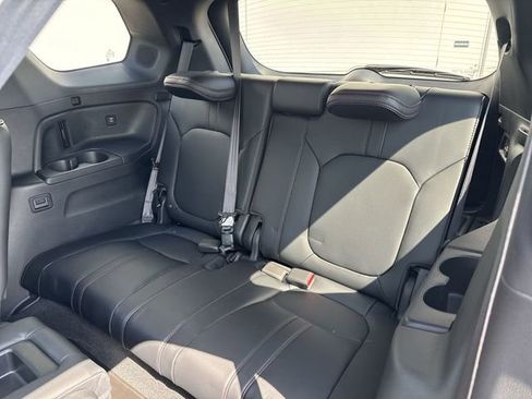 Used 2025 Honda Pilot Black Edition image 14