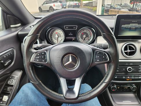 Used 2015 Mercedes-Benz CLA 250 image 21