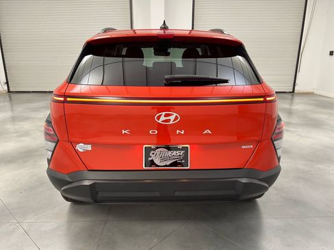 Used 2024 Hyundai Kona SEL AWD/4WD image 8