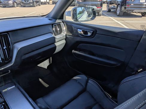 Used 2020 Volvo XC60 T5 R-Design w/ Protection Package Premier image 19