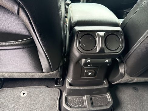 Used 2021 Jeep Wrangler Unlimited Sahara AWD/4WD image 21