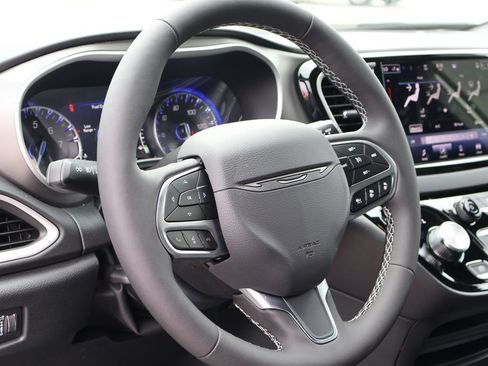 New 2027 Chrysler Pacifica LX FWD image 23