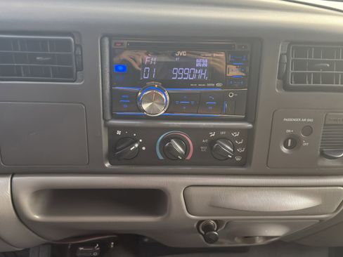 Used 2001 Ford F250 XLT image 19