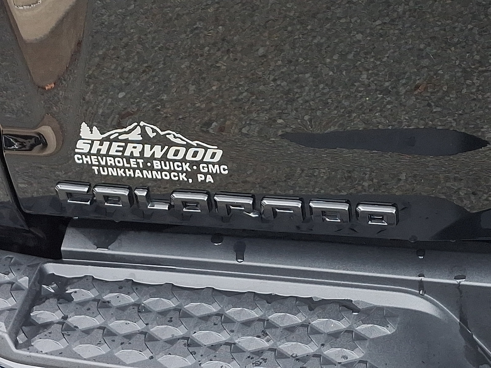 Used 2025 Chevrolet Colorado Trail Boss AWD/4WD image 29