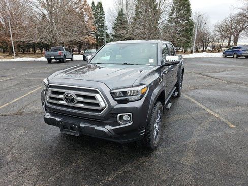 Used 2023 Toyota Tacoma Limited image 2