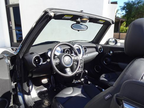 Used 2011 MINI Cooper S image 11
