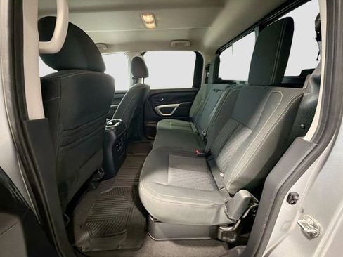 Used 2018 Nissan Titan SV w/ SV Convenience Package AWD/4WD image 19