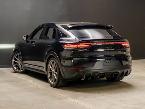 Used 2022 Porsche Cayenne Turbo GT AWD/4WD image 3