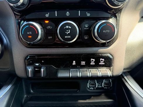Used 2023 RAM 1500 Big Horn AWD/4WD image 28