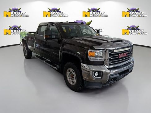 Used 2018 GMC Sierra 2500 SLE w/ SLE Preferred Package AWD/4WD image 3