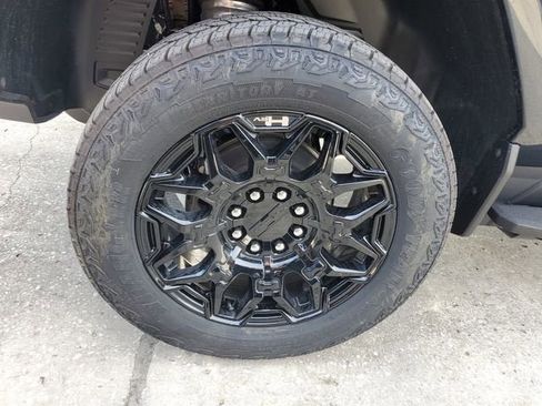 New 2026 GMC Hummer EV 4x4 Crew Cab image 6