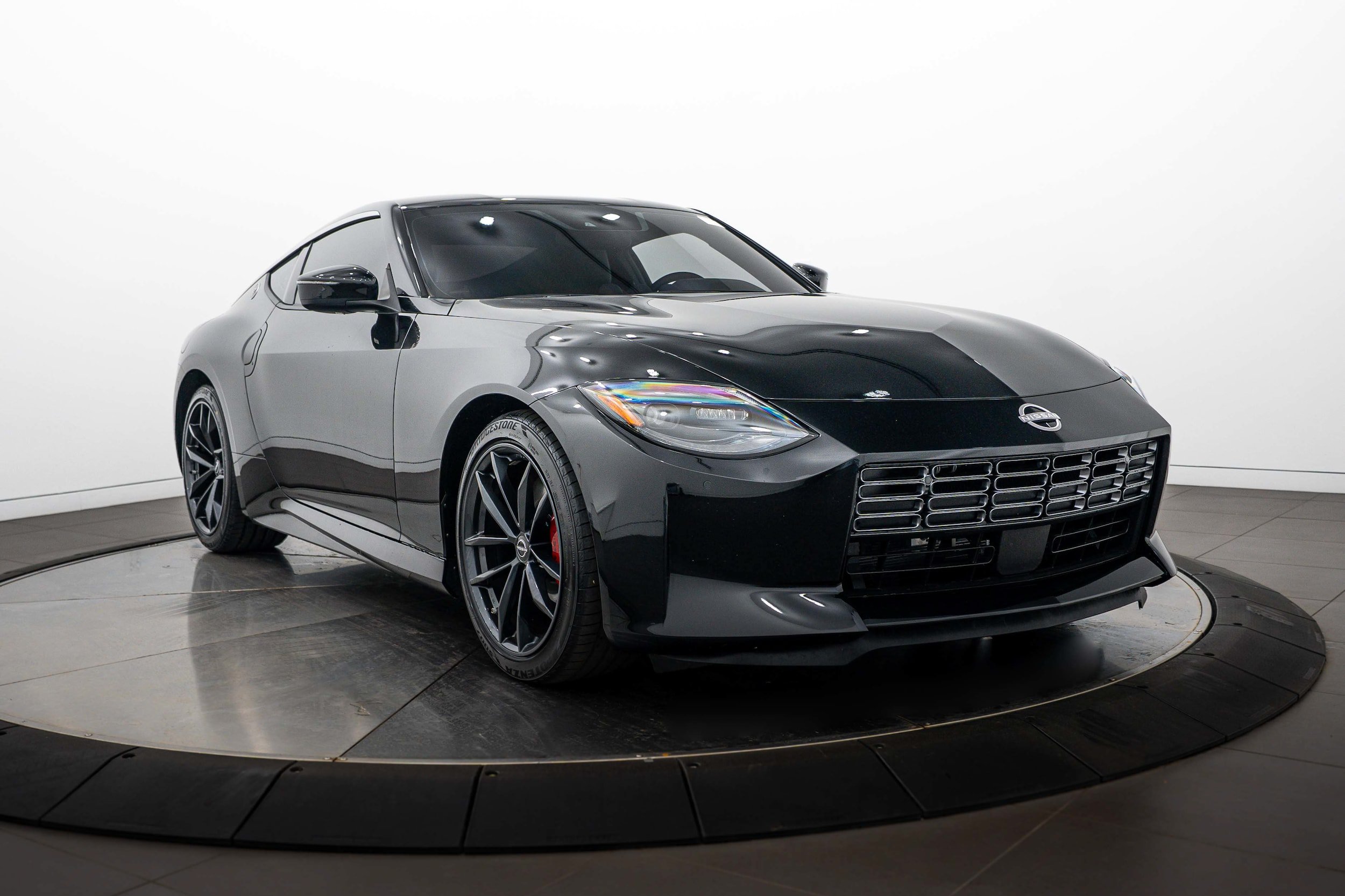 Used 2024 Nissan Z Performance w/ Floor Mat Package RWD image 2