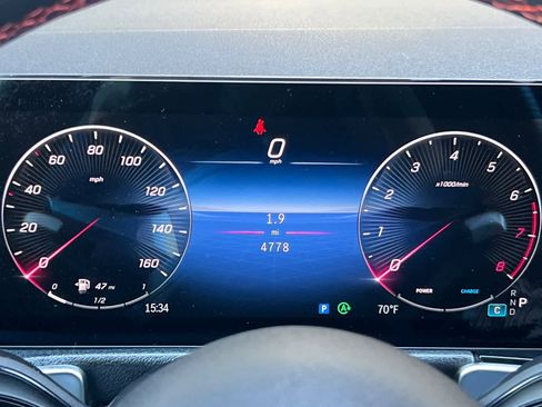 Used 2025 Mercedes-Benz GLB 250 image 28