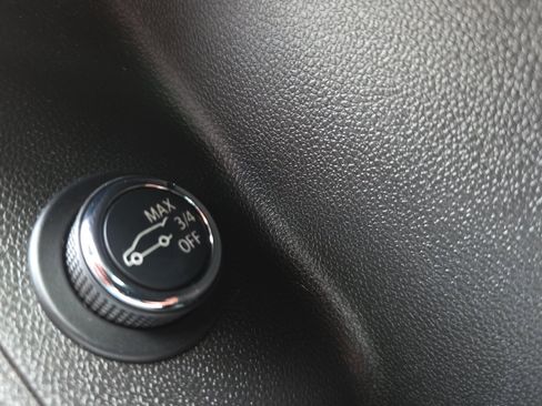 Used 2020 Cadillac XT6 Sport image 33