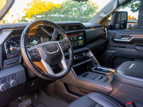 Used 2024 GMC Sierra 3500 Denali w/ Denali Reserve Package image 6