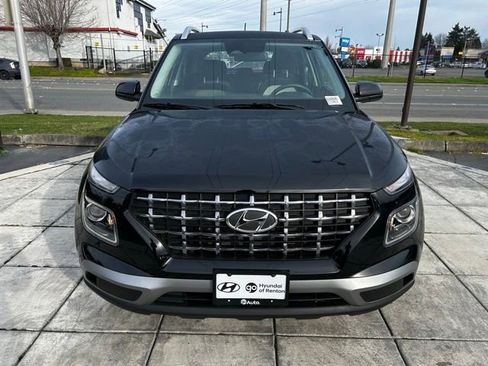 Used 2025 Hyundai Venue SEL image 3
