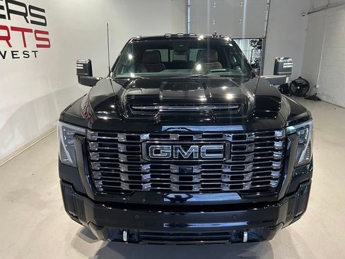 Used 2025 GMC Sierra 2500 Denali Ultimate AWD/4WD image 8