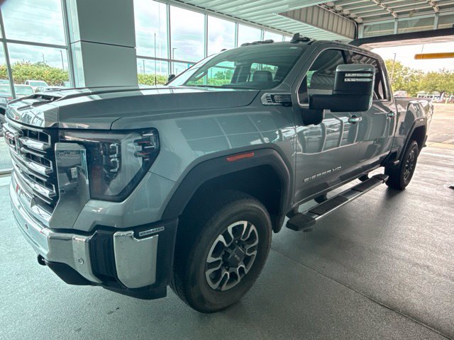 Used 2025 GMC Sierra 2500 SLT w/ SLT Premium Package AWD/4WD image 2