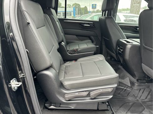 Certified 2026 Chevrolet Suburban LT w/ Comfort Package AWD/4WD image 28