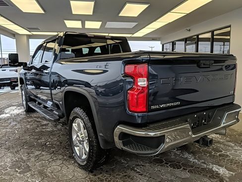 Used 2021 Chevrolet Silverado 2500 LTZ w/ LTZ Plus Package image 9