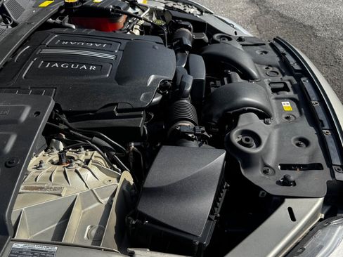 Used 2011 Jaguar XJ L RWD image 7