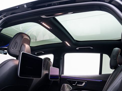 Certified 2023 Mercedes-Benz EQS 580 4MATIC SUV image 17
