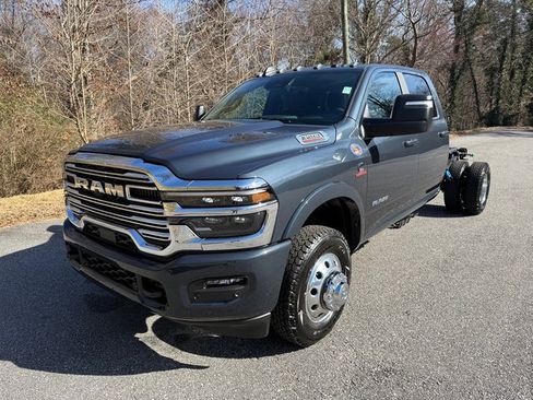 New 2026 RAM 3500 Big Horn w/ Laramie Trim Package image 3