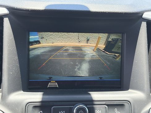 Used 2019 GMC Terrain SLE w/ Driver Convenience Package FWD image 3