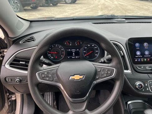 Used 2022 Chevrolet Malibu LT FWD image 21