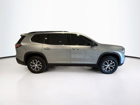 Used 2024 GMC Acadia AT4 w/ Luxury Package image 8