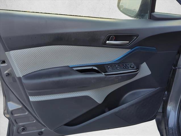 Used 2019 Toyota C-HR XLE FWD image 9