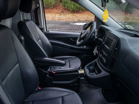 Used 2018 Mercedes-Benz Metris image 19