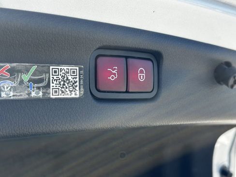 Certified 2025 Mercedes-Benz C 300 Sedan image 22