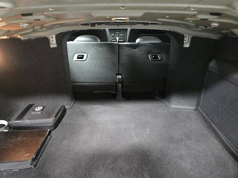 Used 2013 Volkswagen Beetle 2.5 image 37